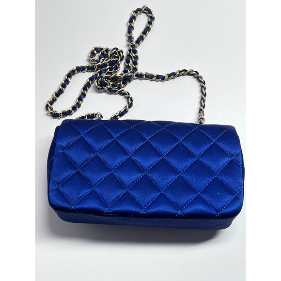 Vintage Chanel cornflower extra mini satin flap bag - Picture 6 of 11